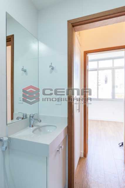 Conheça banheiro do imóvel - Excelente Apartamento Quarto e sala reformadíssimo no Flamengo - LAAP13125 - 18 banheiro - Excelente Apartamento Quarto e sala reformadíssimo no Flamengo - LAAP13125 - 18
