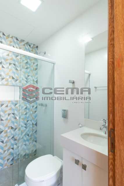 Conheça banheiro do imóvel - Excelente Apartamento Quarto e sala reformadíssimo no Flamengo - LAAP13125 - 20 banheiro - Excelente Apartamento Quarto e sala reformadíssimo no Flamengo - LAAP13125 - 20