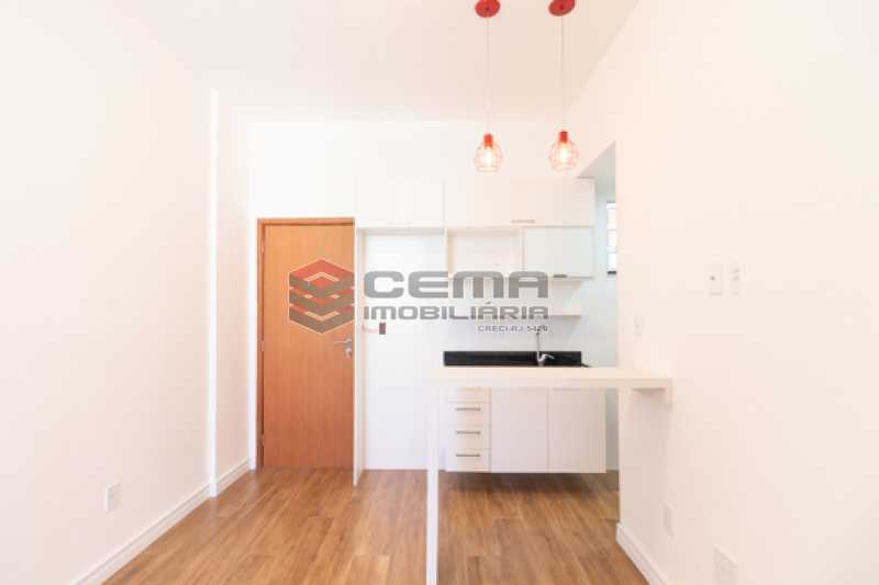 Conheça sala do imóvel - Excelente Apartamento Quarto e sala reformadíssimo no Flamengo - LAAP13125 - 5 sala - Excelente Apartamento Quarto e sala reformadíssimo no Flamengo - LAAP13125 - 5