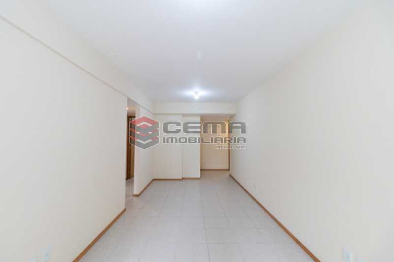 Conheça Sala do imóvel - Apartamento 2 quartos para alugar Catete, Zona Sul RJ - R$ 3.000 - LAAP25627 - 4 Sala - Apartamento 2 quartos para alugar Catete, Zona Sul RJ - R$ 3.000 - LAAP25627 - 4