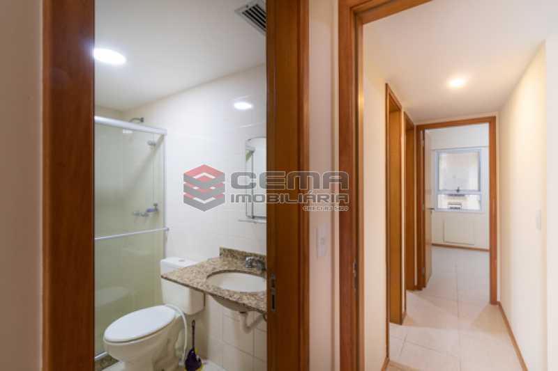 Conheça Banheiro suíte do imóvel - Apartamento 2 quartos para alugar Catete, Zona Sul RJ - R$ 3.000 - LAAP25627 - 10 Banheiro suíte - Apartamento 2 quartos para alugar Catete, Zona Sul RJ - R$ 3.000 - LAAP25627 - 10