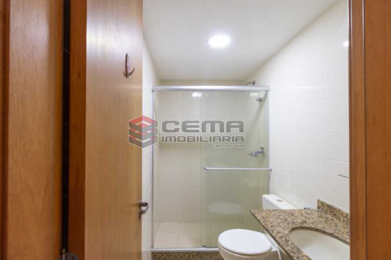 Conheça Banheiro suíte do imóvel - Apartamento 2 quartos para alugar Catete, Zona Sul RJ - R$ 3.000 - LAAP25627 - 11 Banheiro suíte - Apartamento 2 quartos para alugar Catete, Zona Sul RJ - R$ 3.000 - LAAP25627 - 11