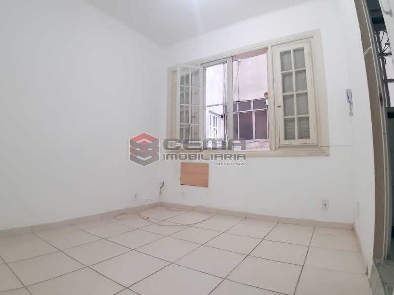 Conheça . do imóvel - Conjugado divido em quarto e sala Copacabana - LAKI00133 - 1 . - Conjugado divido em quarto e sala Copacabana - LAKI00133 - 1