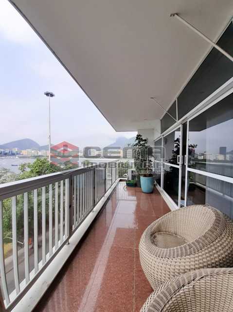 Conheça 7 do imóvel - LAAP40050 Vista deslumbrante para o mar e Pão de Açúcar. VENDA APARTAMENTO 4 QUARTOS AV RUI BARBOSA - LAAP40050 - 1 7 - LAAP40050 Vista deslumbrante para o mar e Pão de Açúcar. VENDA APARTAMENTO 4 QUARTOS AV RUI BARBOSA - LAAP40050 - 1