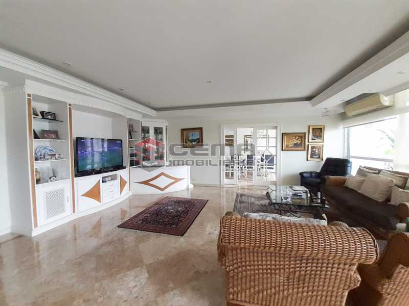 Conheça 13 do imóvel - LAAP40050 Vista deslumbrante para o mar e Pão de Açúcar. VENDA APARTAMENTO 4 QUARTOS AV RUI BARBOSA - LAAP40050 - 4 13 - LAAP40050 Vista deslumbrante para o mar e Pão de Açúcar. VENDA APARTAMENTO 4 QUARTOS AV RUI BARBOSA - LAAP40050 - 4