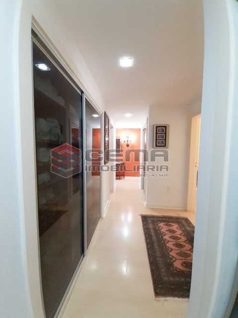 Conheça 25 do imóvel - LAAP40050 Vista deslumbrante para o mar e Pão de Açúcar. VENDA APARTAMENTO 4 QUARTOS AV RUI BARBOSA - LAAP40050 - 22 25 - LAAP40050 Vista deslumbrante para o mar e Pão de Açúcar. VENDA APARTAMENTO 4 QUARTOS AV RUI BARBOSA - LAAP40050 - 22