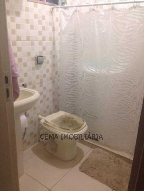 Conheça Banheiro social do imóvel - LAAP10306 VENDO APARTAMENTO QUARTO E SALA COPACABANA RJ Posto 3 - Quarto e Sala - Pronto para morar - LAAP10306 - 18 Banheiro social - LAAP10306 VENDO APARTAMENTO QUARTO E SALA COPACABANA RJ Posto 3 - Quarto e Sala - Pronto para morar - LAAP10306 - 18