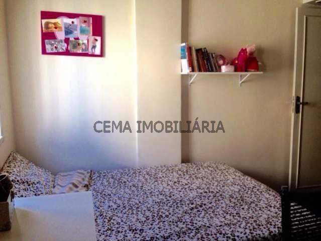 Conheça Quarto do imóvel - LAAP10306 VENDO APARTAMENTO QUARTO E SALA COPACABANA RJ Posto 3 - Quarto e Sala - Pronto para morar - LAAP10306 - 13 Quarto - LAAP10306 VENDO APARTAMENTO QUARTO E SALA COPACABANA RJ Posto 3 - Quarto e Sala - Pronto para morar - LAAP10306 - 13