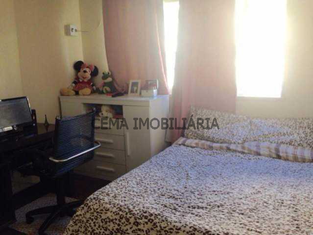 Conheça Quarto do imóvel - LAAP10306 VENDO APARTAMENTO QUARTO E SALA COPACABANA RJ Posto 3 - Quarto e Sala - Pronto para morar - LAAP10306 - 12 Quarto - LAAP10306 VENDO APARTAMENTO QUARTO E SALA COPACABANA RJ Posto 3 - Quarto e Sala - Pronto para morar - LAAP10306 - 12