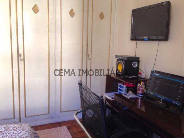Conheça Quarto do imóvel - LAAP10306 VENDO APARTAMENTO QUARTO E SALA COPACABANA RJ Posto 3 - Quarto e Sala - Pronto para morar - LAAP10306 - 15 Quarto - LAAP10306 VENDO APARTAMENTO QUARTO E SALA COPACABANA RJ Posto 3 - Quarto e Sala - Pronto para morar - LAAP10306 - 15
