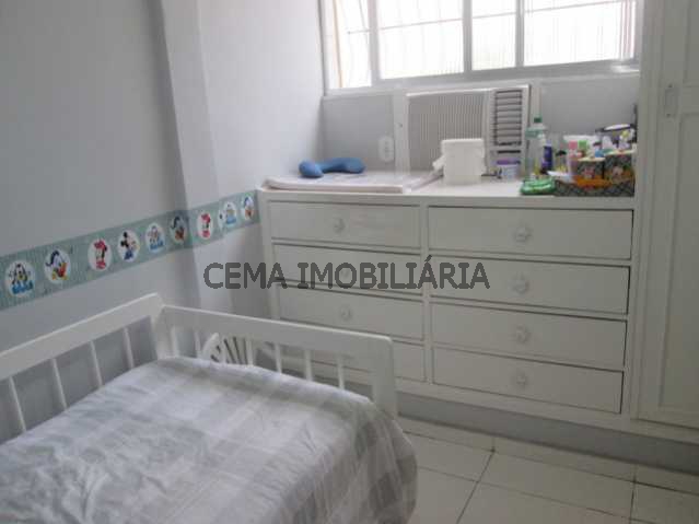 Conheça Quarto 2 do imóvel - Cobertura À Venda - Catete - Rio de Janeiro - RJ - LACO30050 - 17 Quarto 2 - Cobertura À Venda - Catete - Rio de Janeiro - RJ - LACO30050 - 17