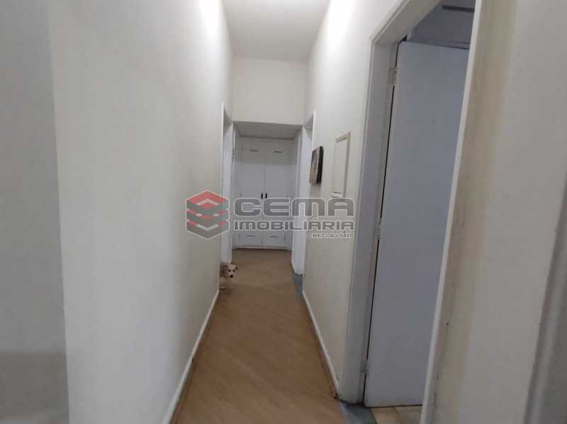 Conheça CORREDOR do imóvel - Apartamento 3 quartos (com suite), Humaitá, Localização privilegiada, a 2 minutos da Lagoa, Jardim Botânico e Parque Laje. - LA33414 - 6 CORREDOR - Apartamento 3 quartos (com suite), Humaitá, Localização privilegiada, a 2 minutos da Lagoa, Jardim Botânico e Parque Laje. - LA33414 - 6