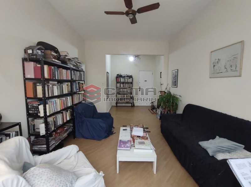 Conheça SALA do imóvel - Apartamento 3 quartos (com suite), Humaitá, Localização privilegiada, a 2 minutos da Lagoa, Jardim Botânico e Parque Laje. - LA33414 - 1 SALA - Apartamento 3 quartos (com suite), Humaitá, Localização privilegiada, a 2 minutos da Lagoa, Jardim Botânico e Parque Laje. - LA33414 - 1