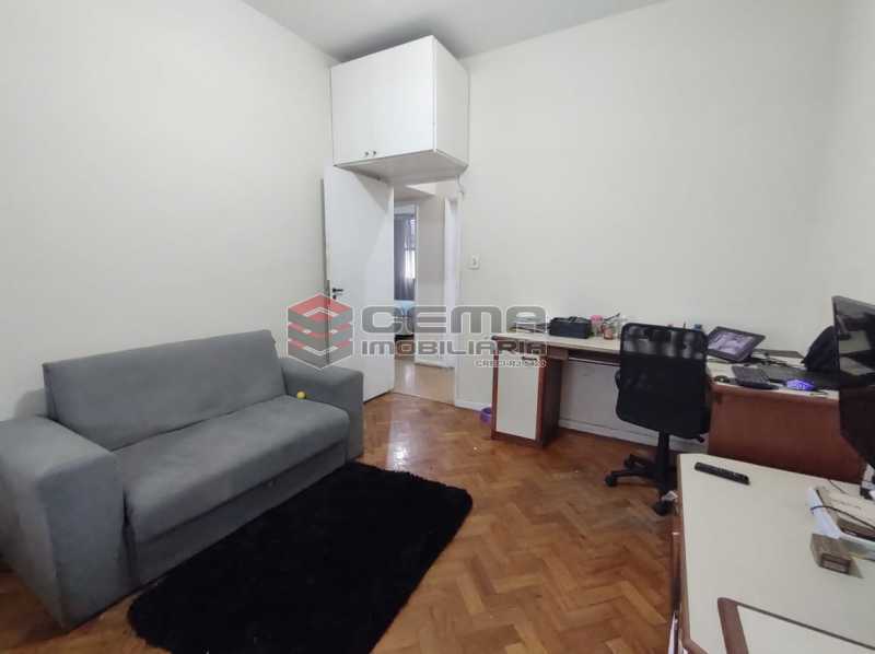 Conheça QUARTO2 do imóvel - Apartamento 3 quartos (com suite), Humaitá, Localização privilegiada, a 2 minutos da Lagoa, Jardim Botânico e Parque Laje. - LA33414 - 11 QUARTO2 - Apartamento 3 quartos (com suite), Humaitá, Localização privilegiada, a 2 minutos da Lagoa, Jardim Botânico e Parque Laje. - LA33414 - 11