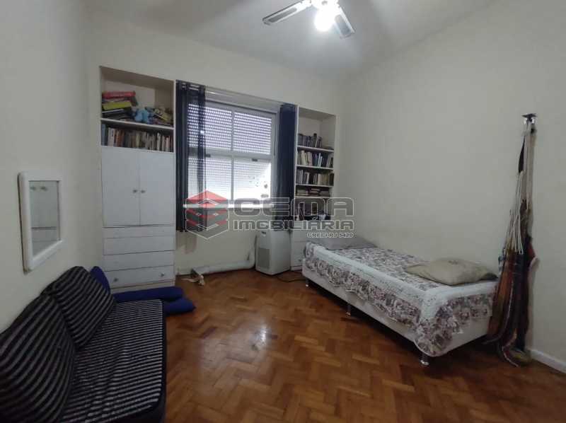 Conheça QUARTO3 do imóvel - Apartamento 3 quartos (com suite), Humaitá, Localização privilegiada, a 2 minutos da Lagoa, Jardim Botânico e Parque Laje. - LA33414 - 15 QUARTO3 - Apartamento 3 quartos (com suite), Humaitá, Localização privilegiada, a 2 minutos da Lagoa, Jardim Botânico e Parque Laje. - LA33414 - 15