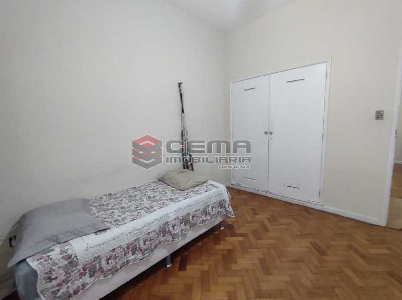 Conheça QUARTO3 do imóvel - Apartamento 3 quartos (com suite), Humaitá, Localização privilegiada, a 2 minutos da Lagoa, Jardim Botânico e Parque Laje. - LA33414 - 14 QUARTO3 - Apartamento 3 quartos (com suite), Humaitá, Localização privilegiada, a 2 minutos da Lagoa, Jardim Botânico e Parque Laje. - LA33414 - 14