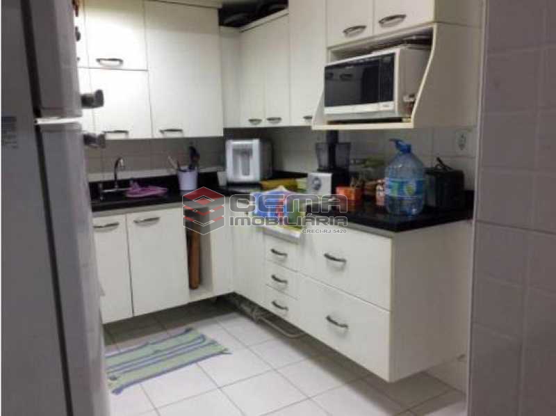 Conheça Cozinha, do imóvel - Excelente Sala e Quarto mais dependência revertida. Próximo ao metrô e comércio do Catete - LAAP10702 - 15 Cozinha, - Excelente Sala e Quarto mais dependência revertida. Próximo ao metrô e comércio do Catete - LAAP10702 - 15