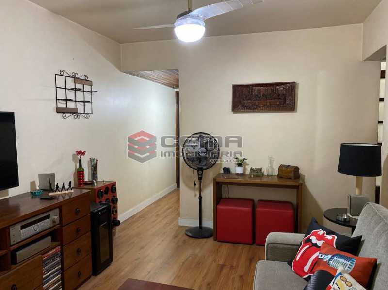 Conheça 2d89e09f4c35eb3e6e870a3d61f593 do imóvel - Excelente Sala e Quarto mais dependência revertida. Próximo ao metrô e comércio do Catete - LAAP10702 - 3 2d89e09f4c35eb3e6e870a3d61f593 - Excelente Sala e Quarto mais dependência revertida. Próximo ao metrô e comércio do Catete - LAAP10702 - 3