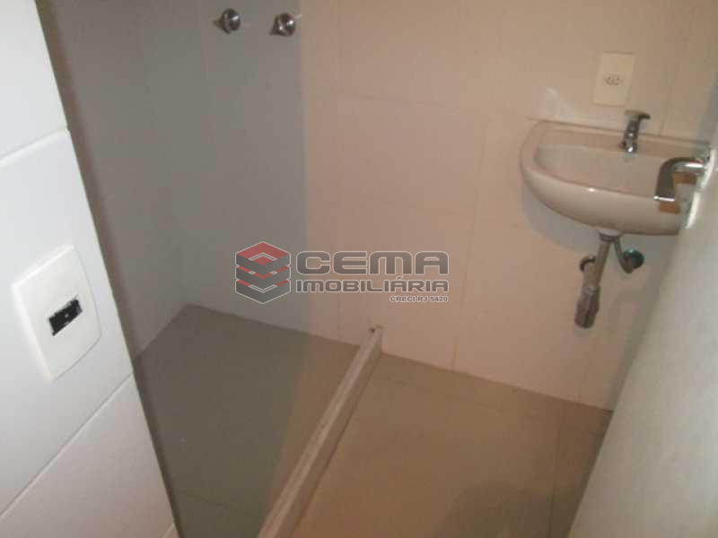Conheça Banheiro do imóvel - Loja Para Alugar - Catete - Rio de Janeiro - RJ - LALJ00022 - 14 Banheiro - Loja Para Alugar - Catete - Rio de Janeiro - RJ - LALJ00022 - 14