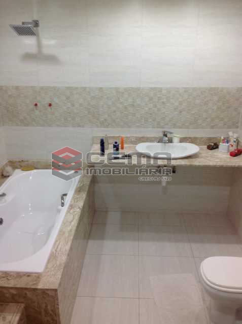 Conheça Banheiro Suíte com Hidro do imóvel - Casa Para Alugar - Grajaú - Rio de Janeiro - RJ - LACA50012 - 11 Banheiro Suíte com Hidro - Casa Para Alugar - Grajaú - Rio de Janeiro - RJ - LACA50012 - 11