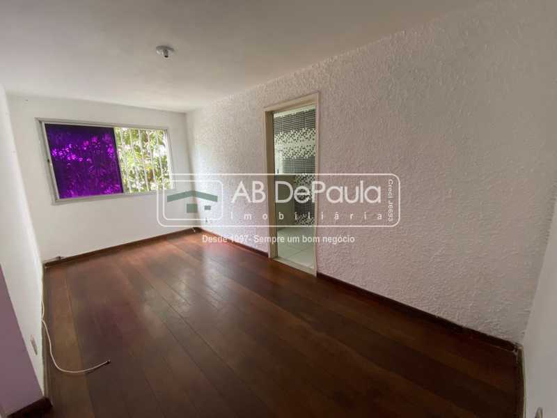 Conheça SALA do imóvel - ALUGA APARTAMENTO NO TERCEIRO ANDAR EM SULACAP - SULACAP 2 - ABAP20376 - 3 SALA - ALUGA APARTAMENTO NO TERCEIRO ANDAR EM SULACAP - SULACAP 2 - ABAP20376 - 3
