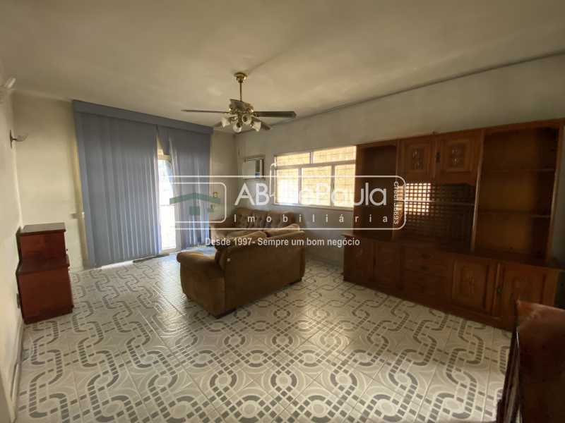 Conheça SALA do imóvel - REALENGO - Excelente CASA LINEAR com amplo terreno. Composta por: ampla sala, 03 dormitórios - ABCA30140 - 7 SALA - REALENGO - Excelente CASA LINEAR com amplo terreno. Composta por: ampla sala, 03 dormitórios - ABCA30140 - 7