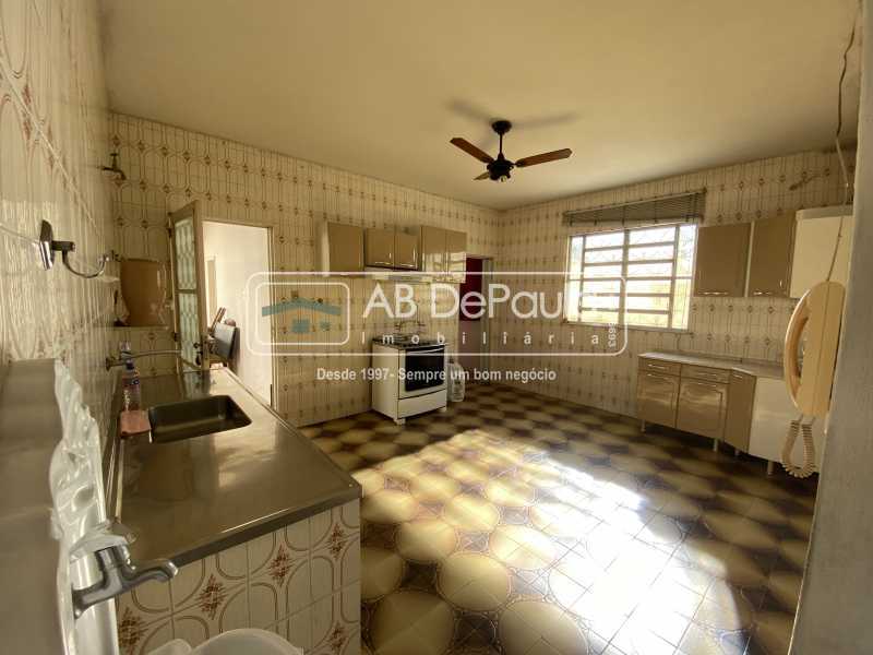 Conheça COPA-COZINHA do imóvel - REALENGO - Excelente CASA LINEAR com amplo terreno. Composta por: ampla sala, 03 dormitórios - ABCA30140 - 17 COPA-COZINHA - REALENGO - Excelente CASA LINEAR com amplo terreno. Composta por: ampla sala, 03 dormitórios - ABCA30140 - 17