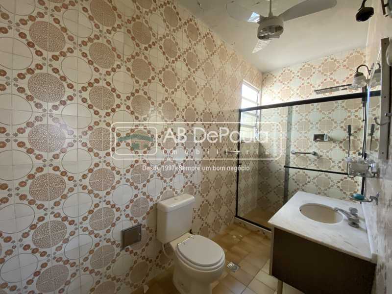 Conheça BANHEIRO SUÍTE do imóvel - REALENGO - Excelente CASA LINEAR com amplo terreno. Composta por: ampla sala, 03 dormitórios - ABCA30140 - 11 BANHEIRO SUÍTE - REALENGO - Excelente CASA LINEAR com amplo terreno. Composta por: ampla sala, 03 dormitórios - ABCA30140 - 11