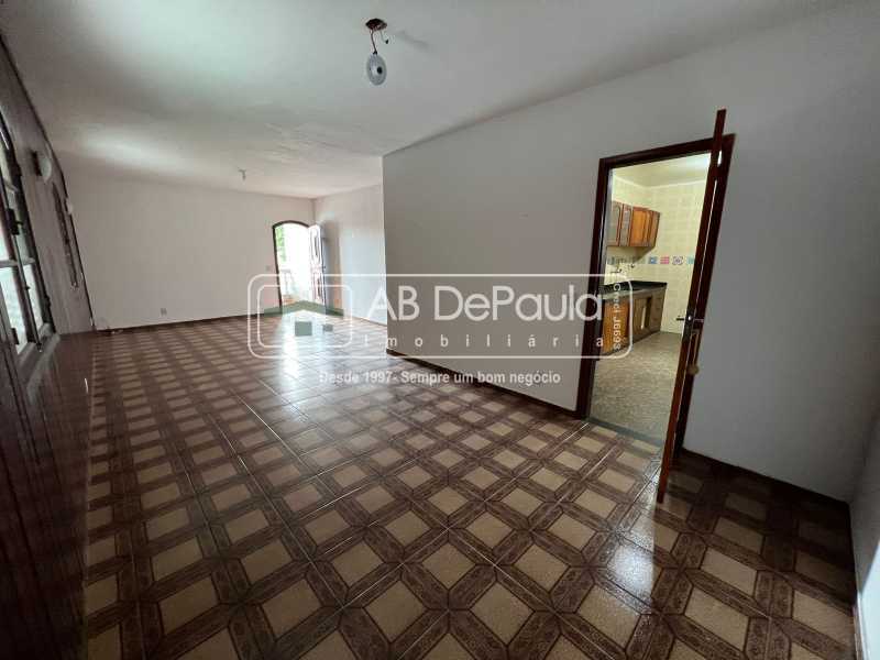 Conheça SALA do imóvel - ALUGA - CASA DUPLEX COM AMPLO QUINTAL E PISCINA - EM SULACAP - RUA MARIA GRAHAM, 41 - ABCA40007 - 19 SALA - ALUGA - CASA DUPLEX COM AMPLO QUINTAL E PISCINA - EM SULACAP - RUA MARIA GRAHAM, 41 - ABCA40007 - 19