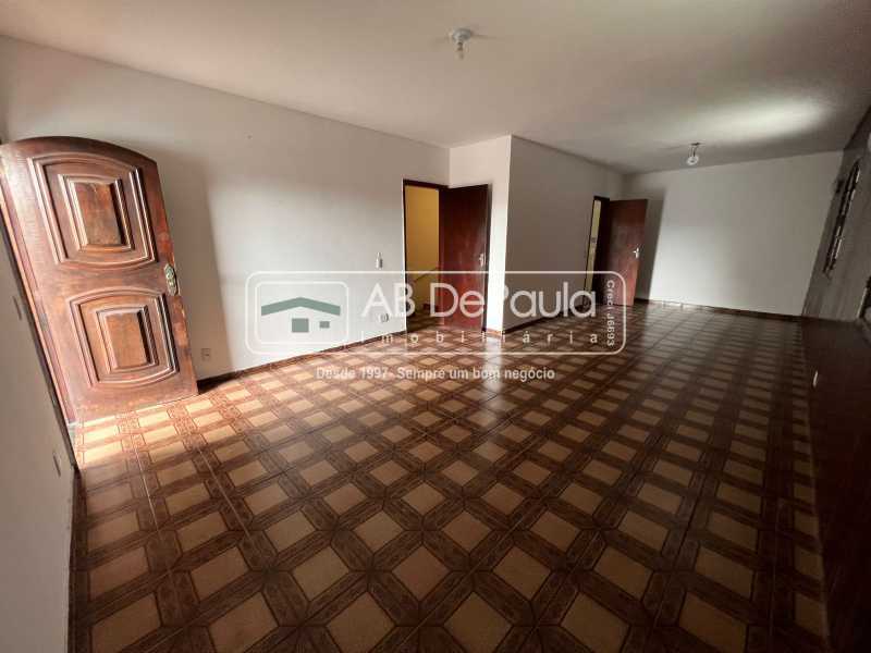 Conheça SALA do imóvel - ALUGA - CASA DUPLEX COM AMPLO QUINTAL E PISCINA - EM SULACAP - RUA MARIA GRAHAM, 41 - ABCA40007 - 20 SALA - ALUGA - CASA DUPLEX COM AMPLO QUINTAL E PISCINA - EM SULACAP - RUA MARIA GRAHAM, 41 - ABCA40007 - 20