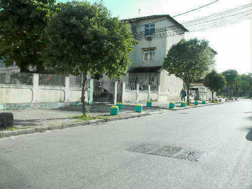 Conheça VISTA FRENTE CONDOMINIO do imóvel - MARECHAL HERMES - Excelente apartamento, juntinho a Praça de Marechal Hermes (HOSPITAL CARLOS CHAGAS) - SA20331 - 26 VISTA FRENTE CONDOMINIO - MARECHAL HERMES - Excelente apartamento, juntinho a Praça de Marechal Hermes (HOSPITAL CARLOS CHAGAS) - SA20331 - 26