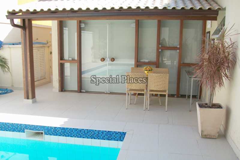 Conheça VARANDA DO SALÃO do imóvel - Casa À Venda no Condomínio Barra, Vivendas do Bosque - Barra da Tijuca - Rio de Janeiro - RJ - BAC3652 - 8 VARANDA DO SALÃO