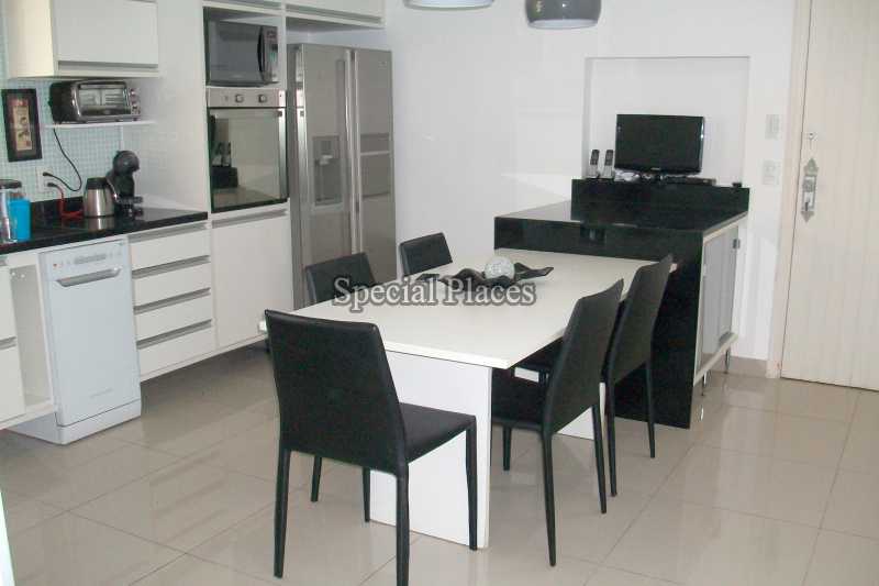 Conheça COPA COZINHA do imóvel - Casa À Venda no Condomínio Barra, Vivendas do Bosque - Barra da Tijuca - Rio de Janeiro - RJ - BAC3652 - 17 COPA COZINHA