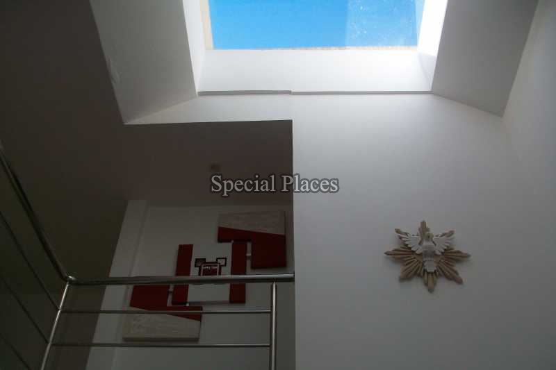 Conheça CLARABÓIA do imóvel - Casa À Venda no Condomínio Barra, Rio Mar - Barra da Tijuca - Rio de Janeiro - RJ - BAC3704 - 6 CLARABÓIA