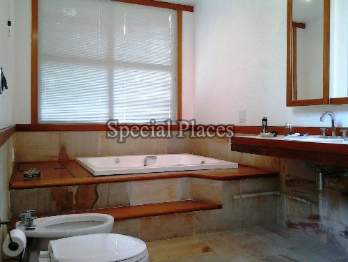 Conheça BANH MASTER do imóvel - Casa À Venda no Condomínio Barra, Santa Helena - Barra da Tijuca - Rio de Janeiro - RJ - BAC3762 - 18 BANH MASTER