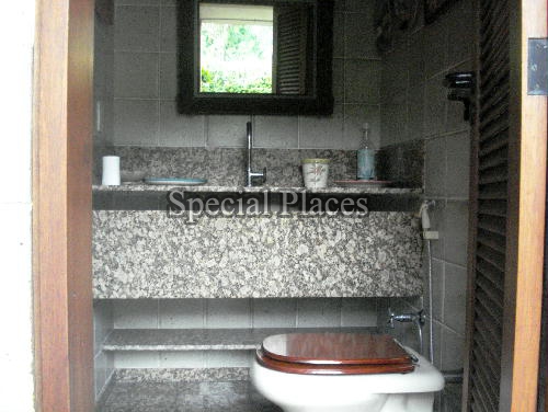 Conheça BANH EXTERNO do imóvel - Casa À Venda no Condomínio Itanhangá, Vila do Golfe - Itanhangá - Rio de Janeiro - RJ - BAC3860 - 14 BANH EXTERNO