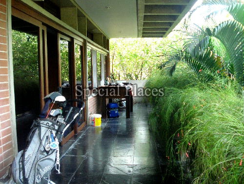 Conheça VARANDAO FRENTE do imóvel - Casa À Venda no Condomínio Itanhangá, Vila do Golfe - Itanhangá - Rio de Janeiro - RJ - BAC3860 - 25 VARANDAO FRENTE