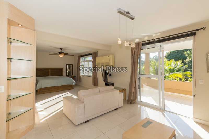 Conheça SUITE COM VARANDA do imóvel - Casa em Condomínio Barra, Pedra de Itaúna, Barra da Tijuca, Rio de Janeiro, RJ À Venda, 5 Quartos, 788m² - BAC3891 - 23 SUITE COM VARANDA