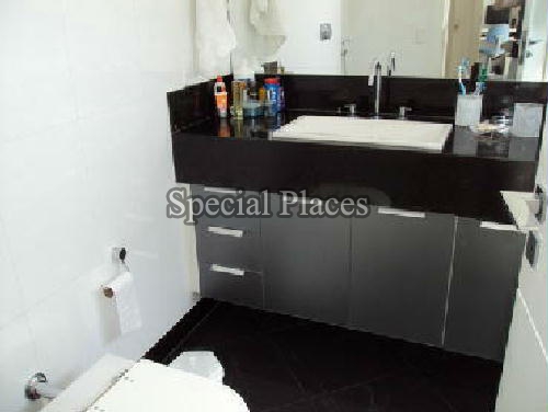 Conheça BANH STE2 do imóvel - Casa À Venda no Condomínio Barra, Quintas do Rio - Barra da Tijuca - Rio de Janeiro - RJ - BAC3919 - 17 BANH STE2