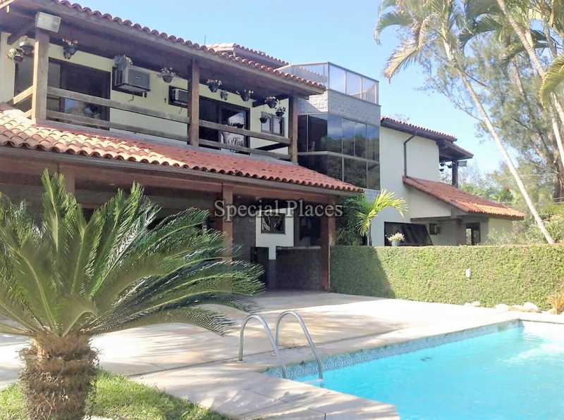 Conheça FACHADA do imóvel - Casa À Venda no Condomínio Barra, Village Marapendi - Barra da Tijuca - Rio de Janeiro - RJ - BAC4108 - 1 FACHADA
