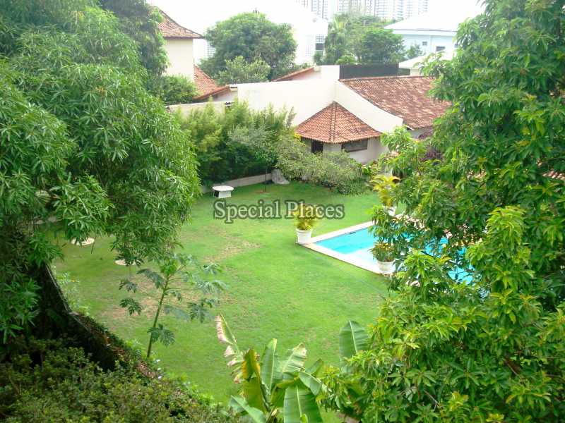Conheça JARDIM do imóvel - Casa À Venda no Condomínio Barra, Village Marapendi - Barra da Tijuca - Rio de Janeiro - RJ - BAC4108 - 13 JARDIM