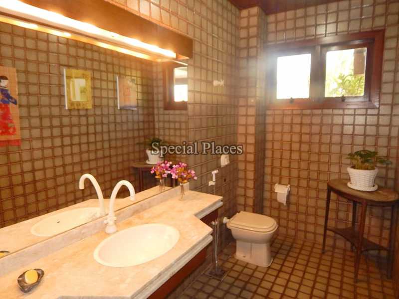 Conheça LAVABO do imóvel - Casa À Venda no Condomínio Barra, Village Marapendi - Barra da Tijuca - Rio de Janeiro - RJ - BAC4108 - 16 LAVABO