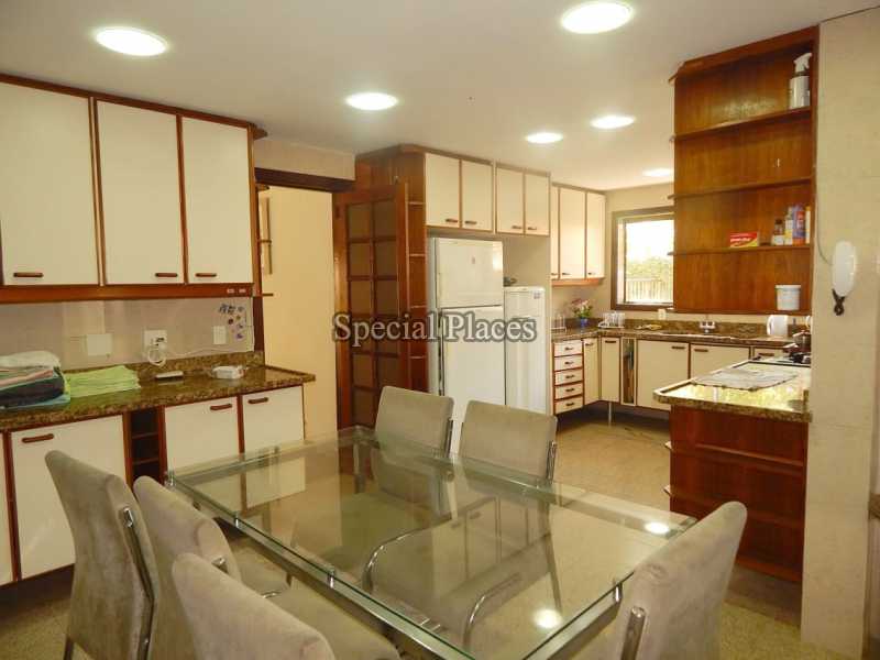 Conheça COPA COZINHA do imóvel - Casa À Venda no Condomínio Barra, Village Marapendi - Barra da Tijuca - Rio de Janeiro - RJ - BAC4108 - 17 COPA COZINHA