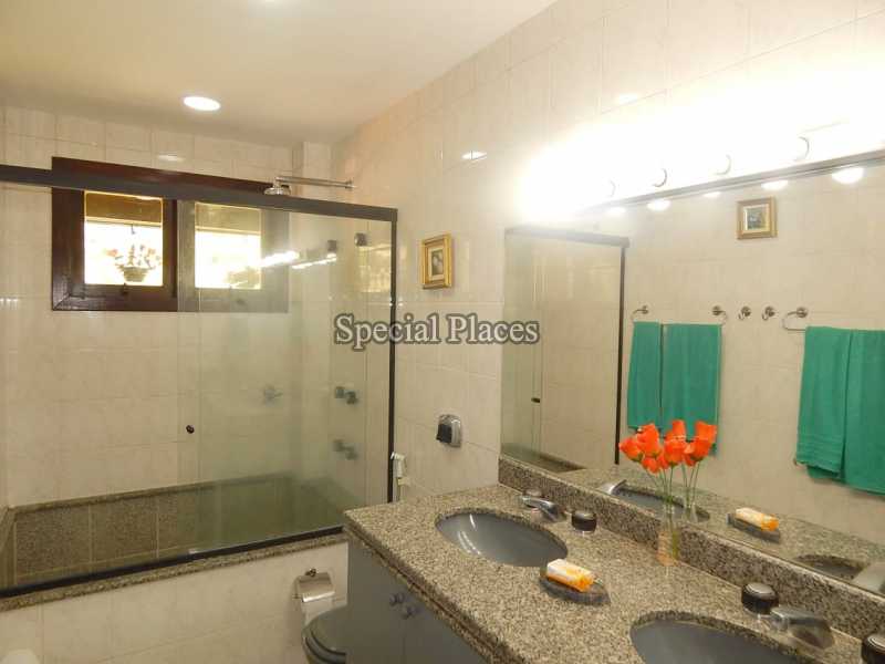 Conheça BANHEIRO do imóvel - Casa À Venda no Condomínio Barra, Village Marapendi - Barra da Tijuca - Rio de Janeiro - RJ - BAC4108 - 22 BANHEIRO