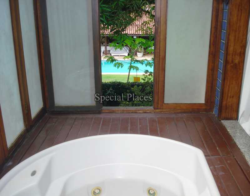 Conheça HIDROMASSAGEM do imóvel - Casa À Venda no Condomínio Barra, Village Marapendi - Barra da Tijuca - Rio de Janeiro - RJ - BAC4108 - 27 HIDROMASSAGEM