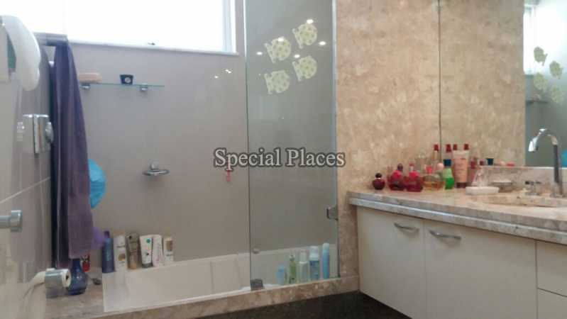 Conheça BANHEIRO SUITE do imóvel - Casa À Venda no Condomínio Barra, Lagoa Mar Norte - Barra da Tijuca - Rio de Janeiro - RJ - BAC4131 - 16 BANHEIRO SUITE