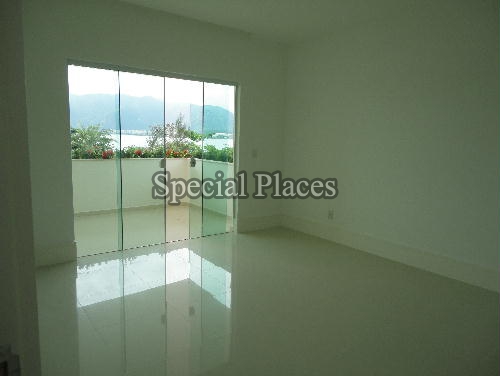 Conheça SUÍTE 1 do imóvel - Casa À Venda no Condomínio Barra, Del Lago - Barra da Tijuca - Rio de Janeiro - RJ - BAC4502 - 7 SUÍTE 1