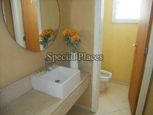 Conheça BANHEIRO PISCINA do imóvel - Casa À Venda no Condomínio Barra, Sernambetiba Prudência do Amaral - Barra da Tijuca - Rio de Janeiro - RJ - BAC4582 - 25 BANHEIRO PISCINA