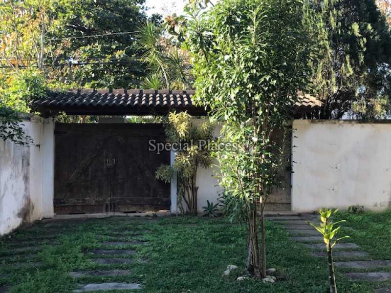 Conheça JARDIM FRENTE do imóvel - Casa À Venda no Condomínio Barra, Rio Mar - Barra da Tijuca - Rio de Janeiro - RJ - BAC4701 - 4 JARDIM FRENTE