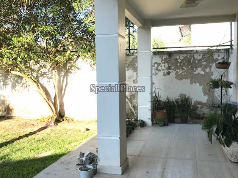 Conheça VARANDÃO FRENTE do imóvel - Casa À Venda no Condomínio Barra, Rio Mar - Barra da Tijuca - Rio de Janeiro - RJ - BAC4701 - 7 VARANDÃO FRENTE